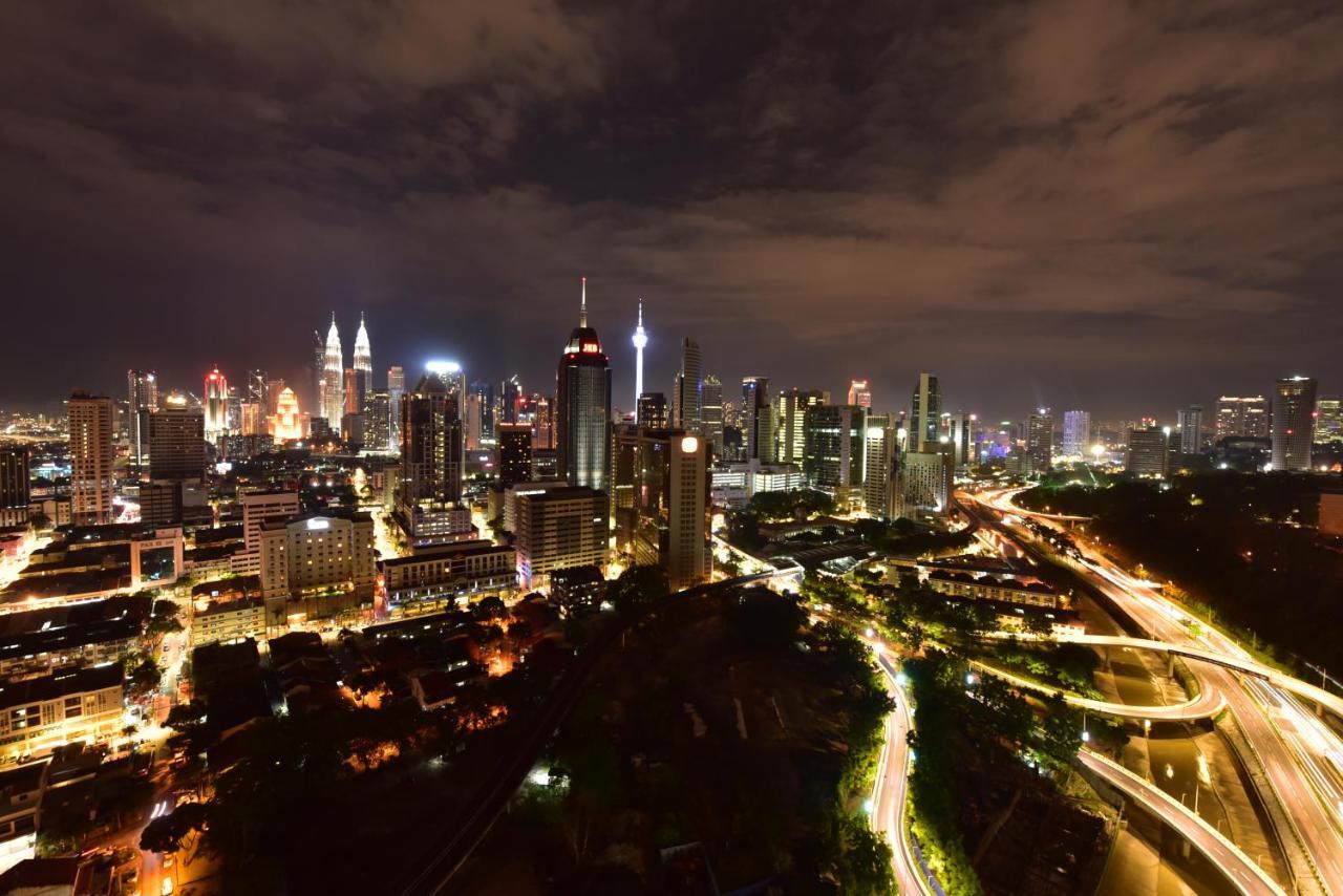 Tuxedo Kl No.1 Rooftop Pool W Skyscraper Views Hotel Kuala Lumpur Buitenkant foto