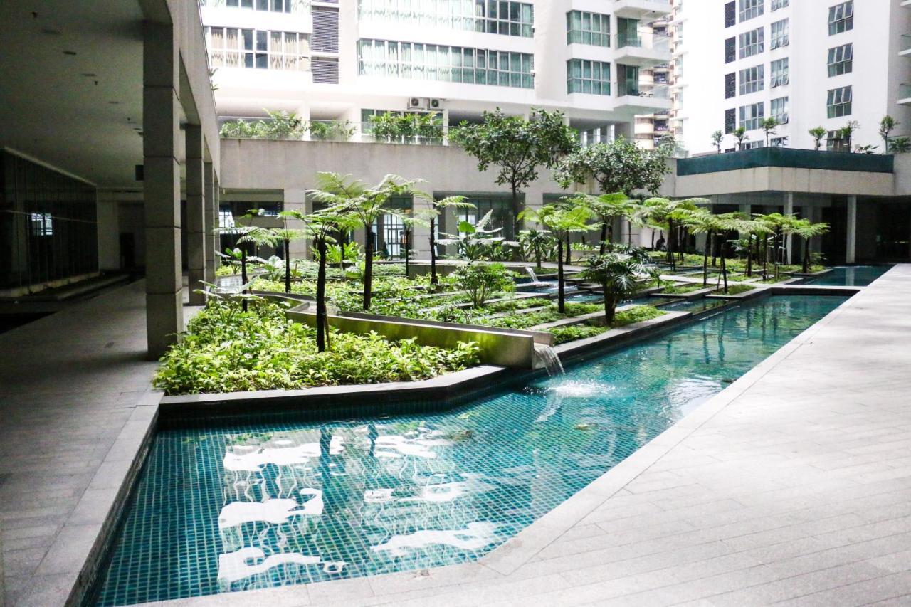 Tuxedo Kl No.1 Rooftop Pool W Skyscraper Views Hotel Kuala Lumpur Buitenkant foto