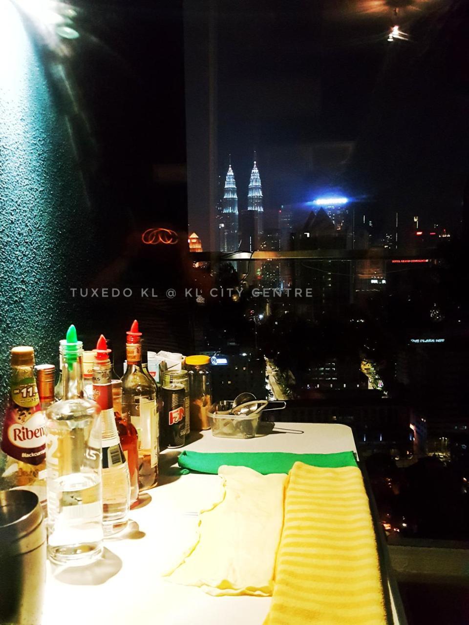 Tuxedo Kl No.1 Rooftop Pool W Skyscraper Views Hotel Kuala Lumpur Buitenkant foto